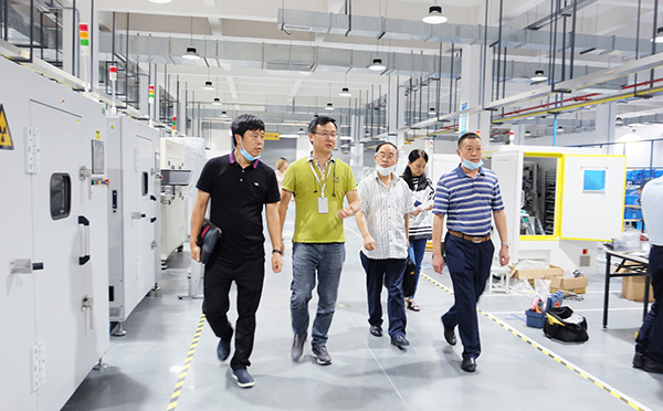 重庆市北碚区一行领导对米兰科技总部进行参观调研